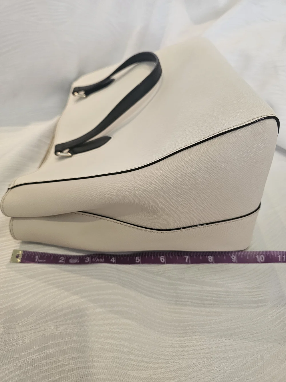 kate spade Laurel Way Leighann Cream Leather Tote with Black Handles